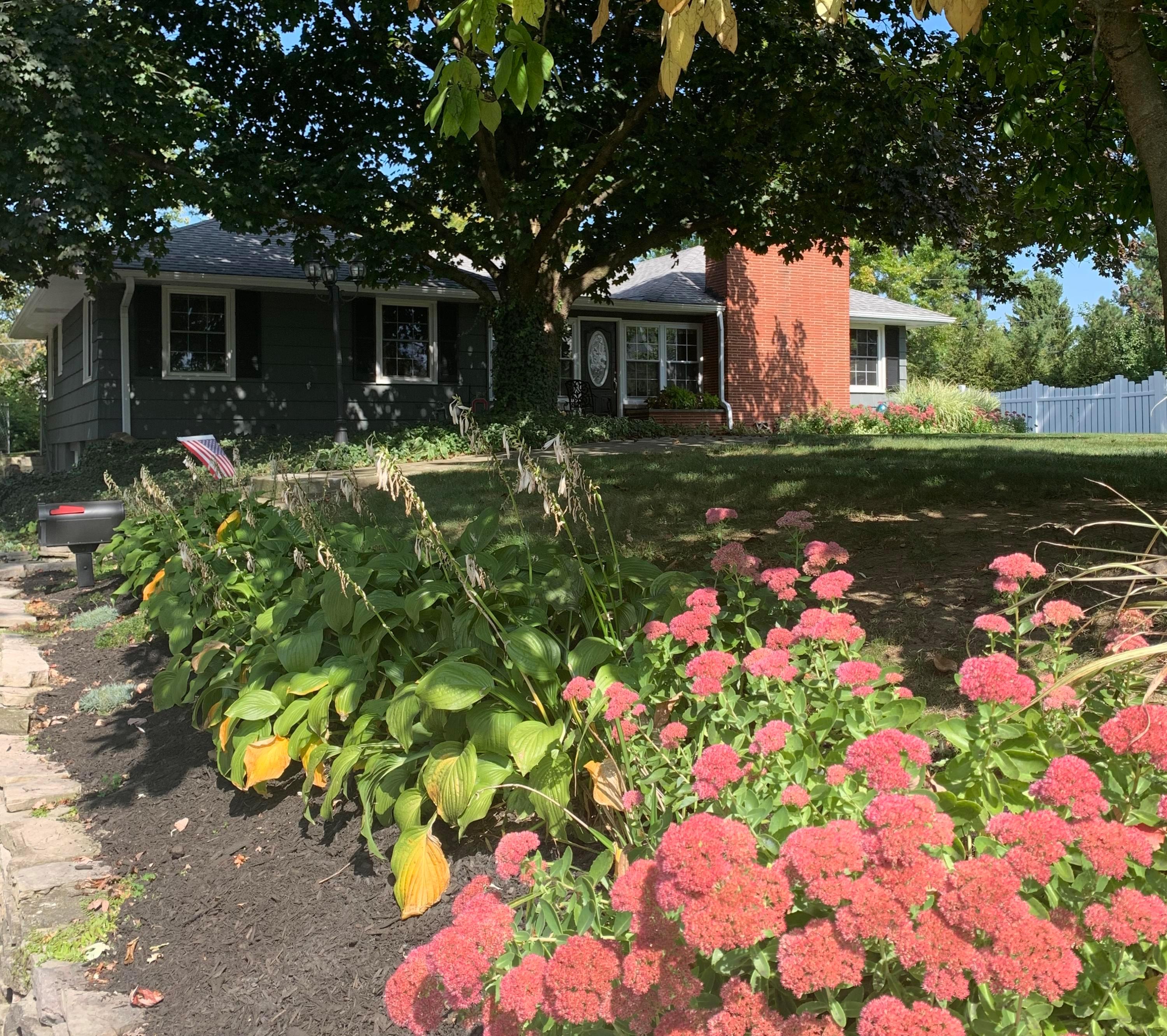 1870 McCoy Road Columbus, OH 43220 - Photo 3 of 46