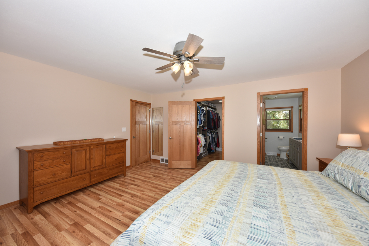 16205 Choctaw Trail Brookfield, WI 53005 - Photo 11 of 29 Primary Bedroom