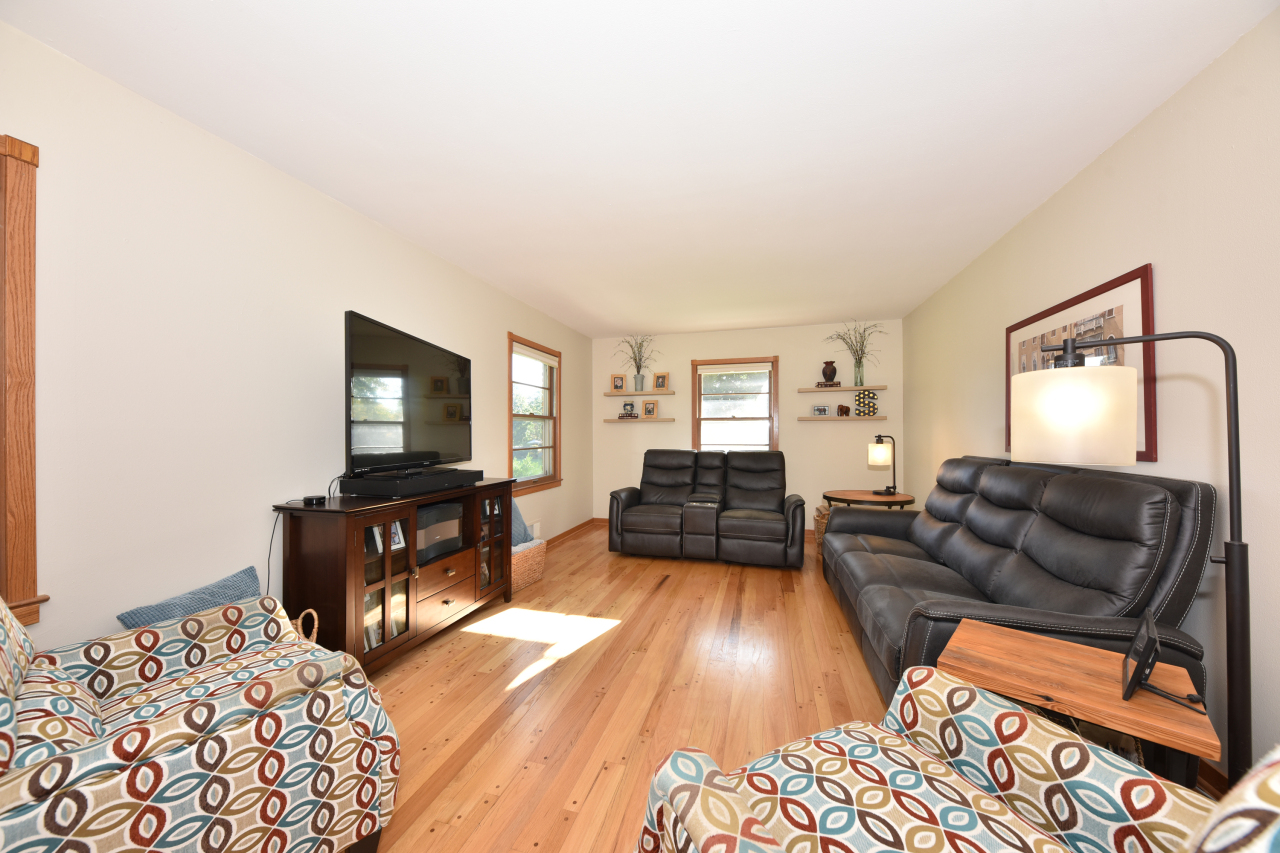 16205 Choctaw Trail Brookfield, WI 53005 - Photo 9 of 29 Family Room