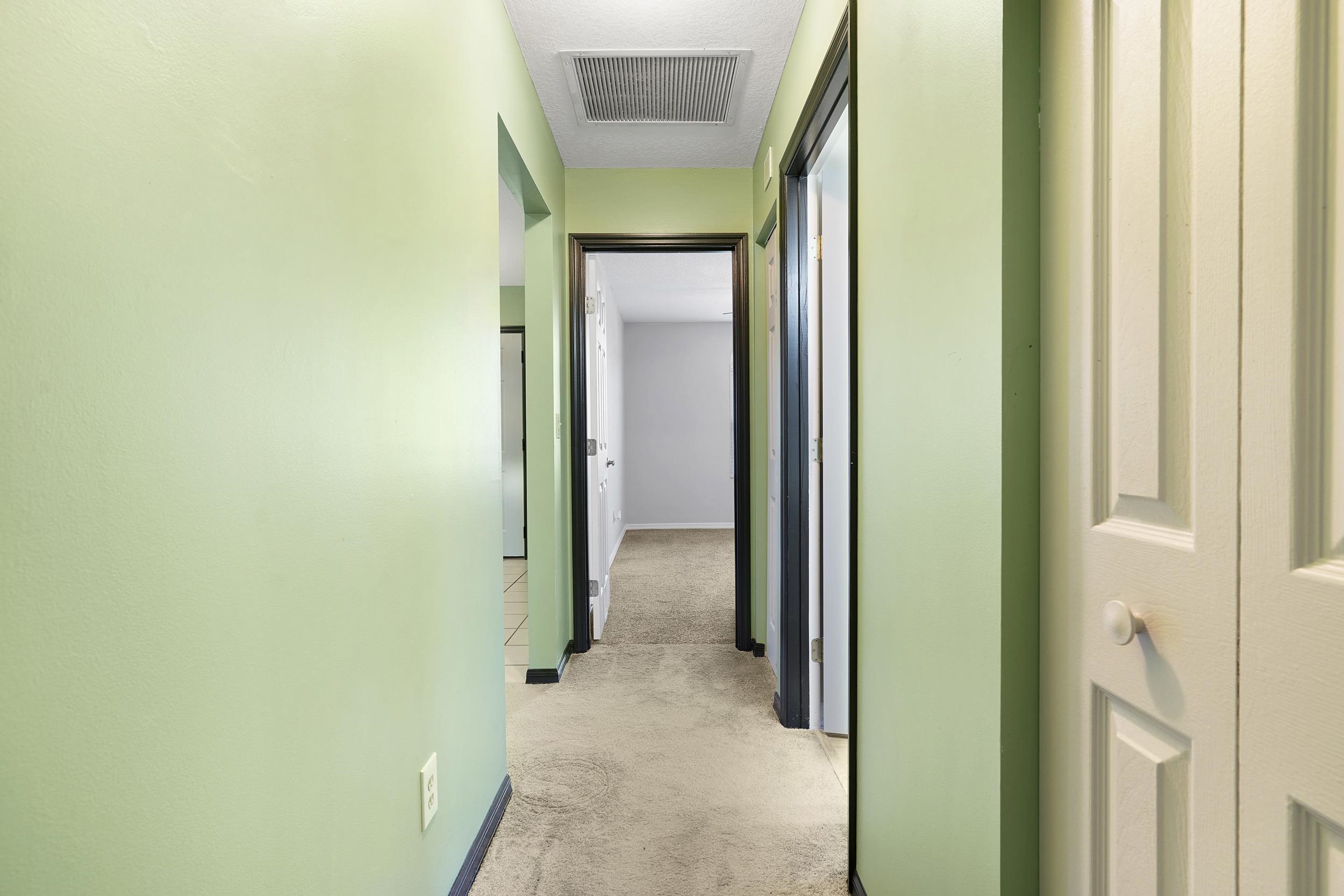 607 West Bianca Circle St. Augustine, FL 32086 - Photo 19 of 35 a view of a hallway