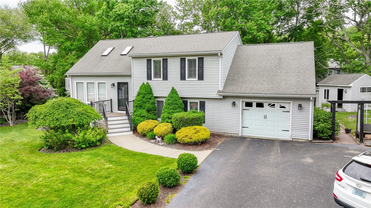 35 Sachem Road Narragansett, RI 02882 - Photo 1 of 37