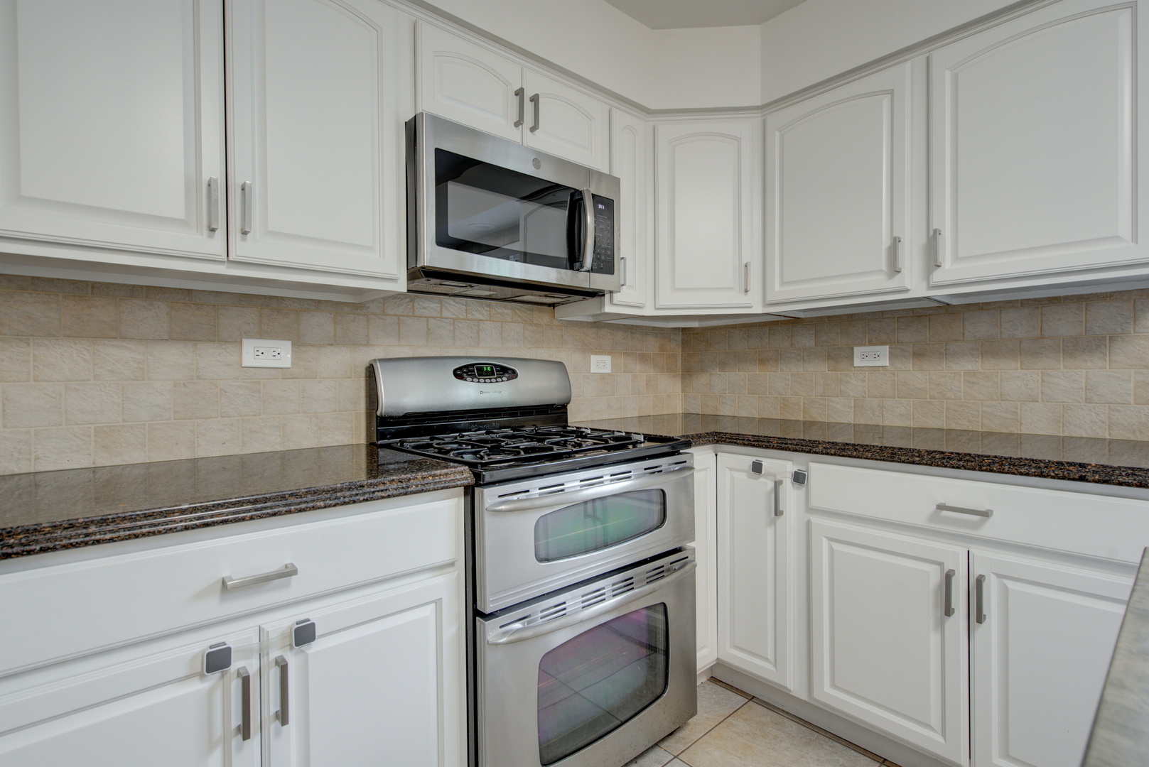 920 Ridge Road Highland Park, IL 60035 - Photo 8 of 35