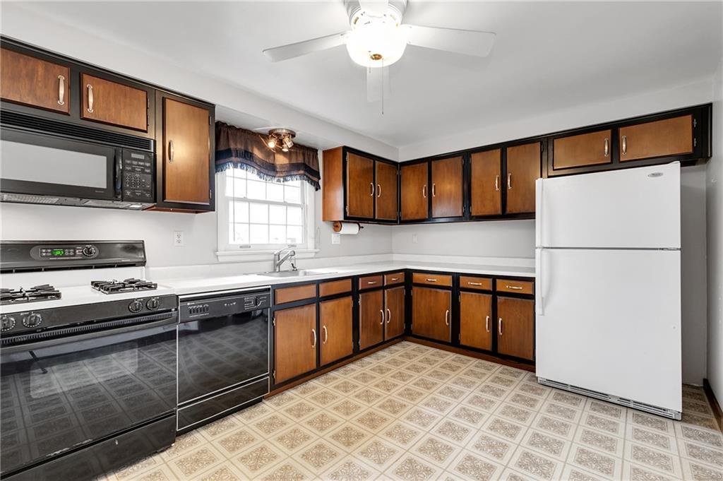 127 Ridgeview Drive Monroeville, PA 15146 - Photo 8 of 25 Gallery Image 8