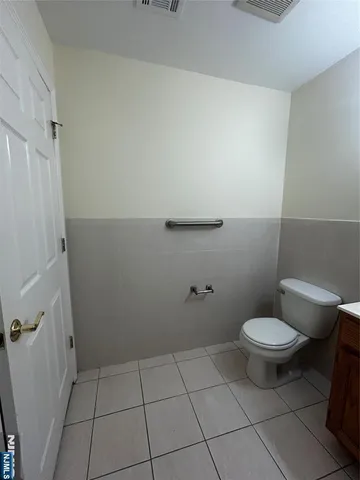 $1,156 | 1609 West Lake Avenue, Unit 112, Neptune, NJ 07753