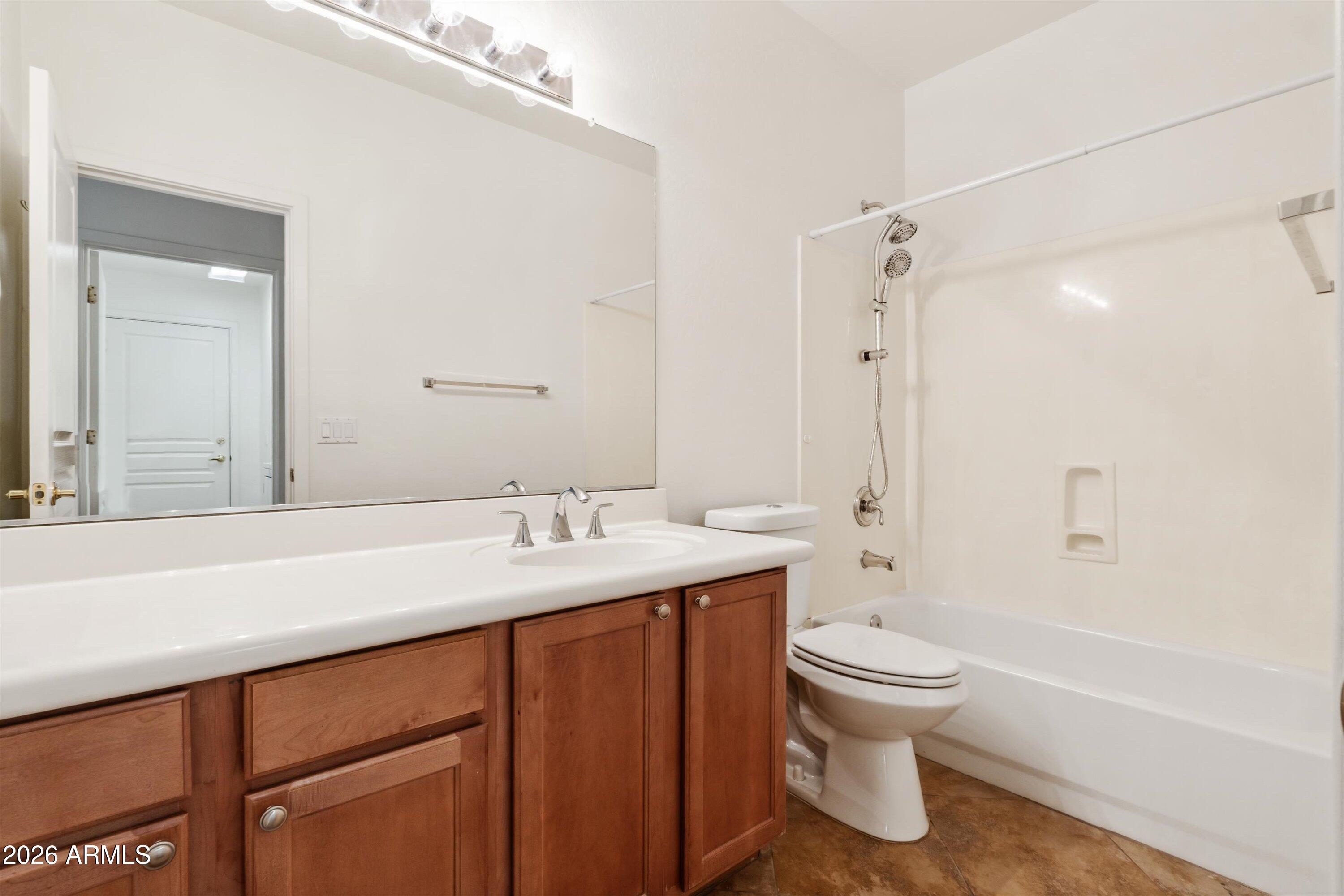 2130 East Beautiful Lane Phoenix, AZ 85042 - Photo 10 of 35 12-DSC06280