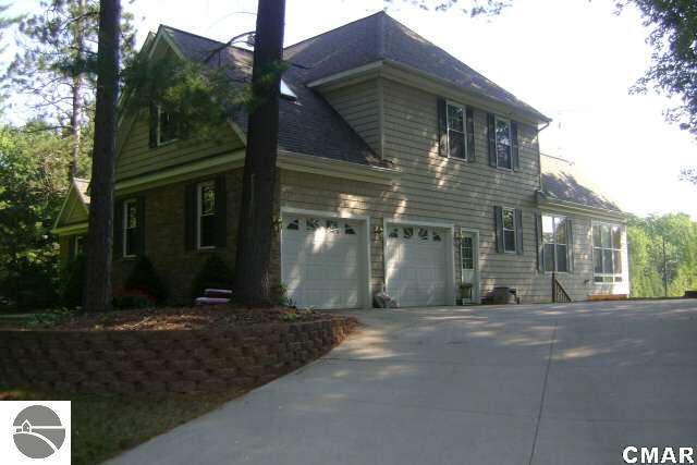 2700 Maple Grv Road Farwell, MI 48622 - Photo 9 of 13 1774642-8.JPG