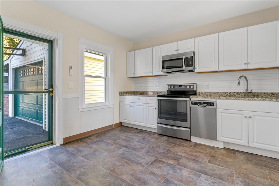 369 Old River Road Lincoln, RI 02838 - Photo 15 of 49 Unit 1 Kitchen