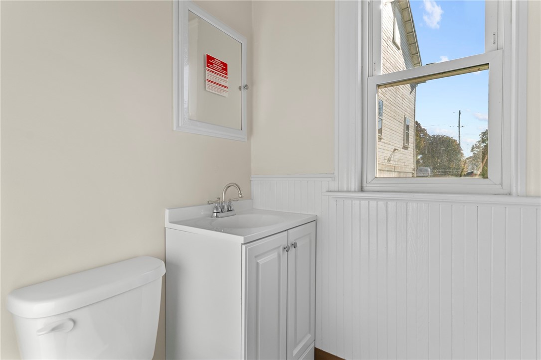 369 Old River Road Lincoln, RI 02838 - Photo 20 of 49 Unit 1 Bathroom