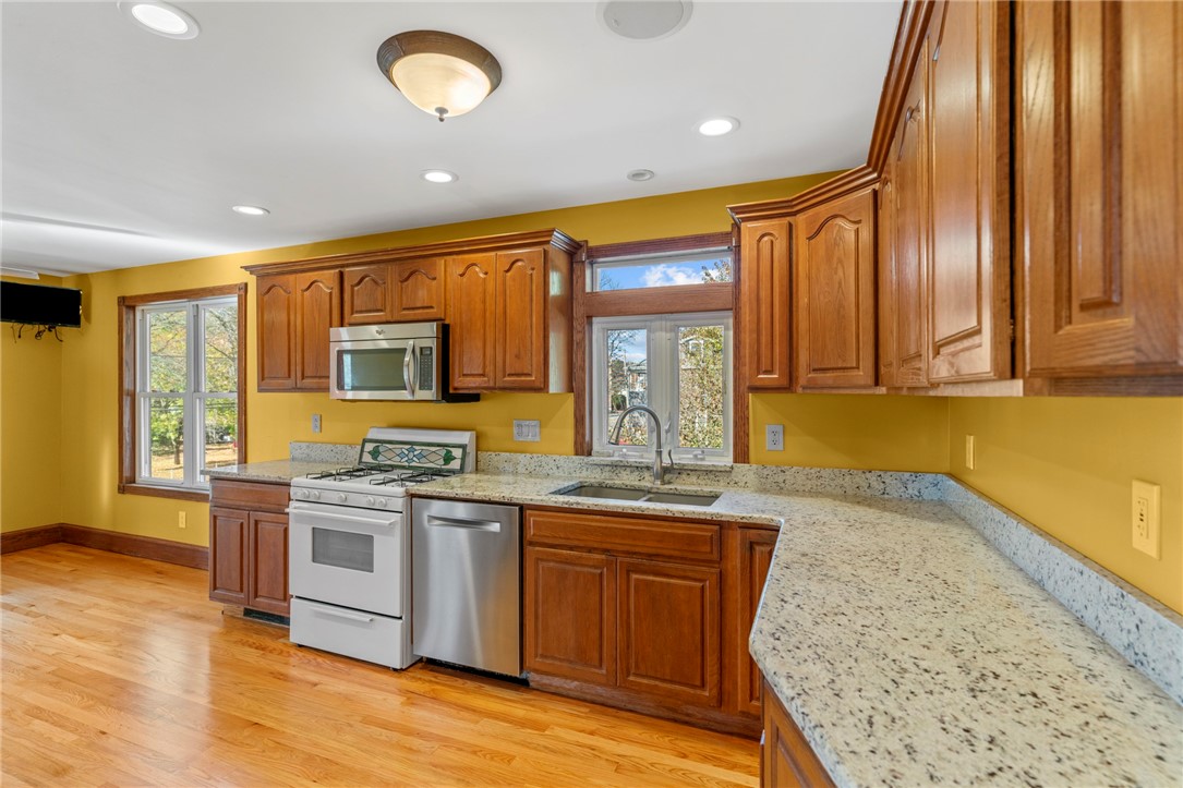 369 Old River Road Lincoln, RI 02838 - Photo 28 of 49 Gallery Image 28