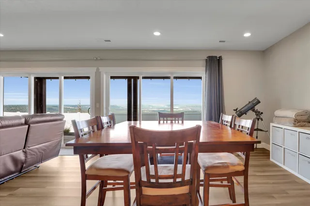 $1,080,000 | 8301 North Upper Mayes Lane, Spokane, WA 99208