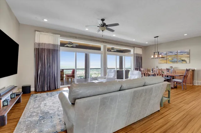 $1,080,000 | 8301 North Upper Mayes Lane, Spokane, WA 99208