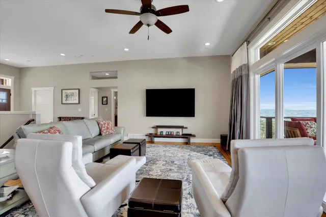 $1,080,000 | 8301 North Upper Mayes Lane, Spokane, WA 99208