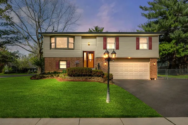 $400,000 | 814 Scott Street, Algonquin, IL 60102