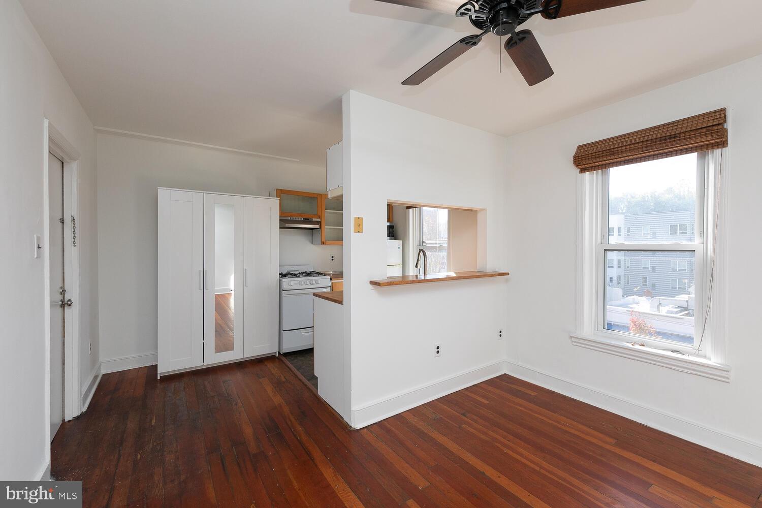 4373 Main Street, Unit 3F Philadelphia, PA 19127 - Photo 1 of 10