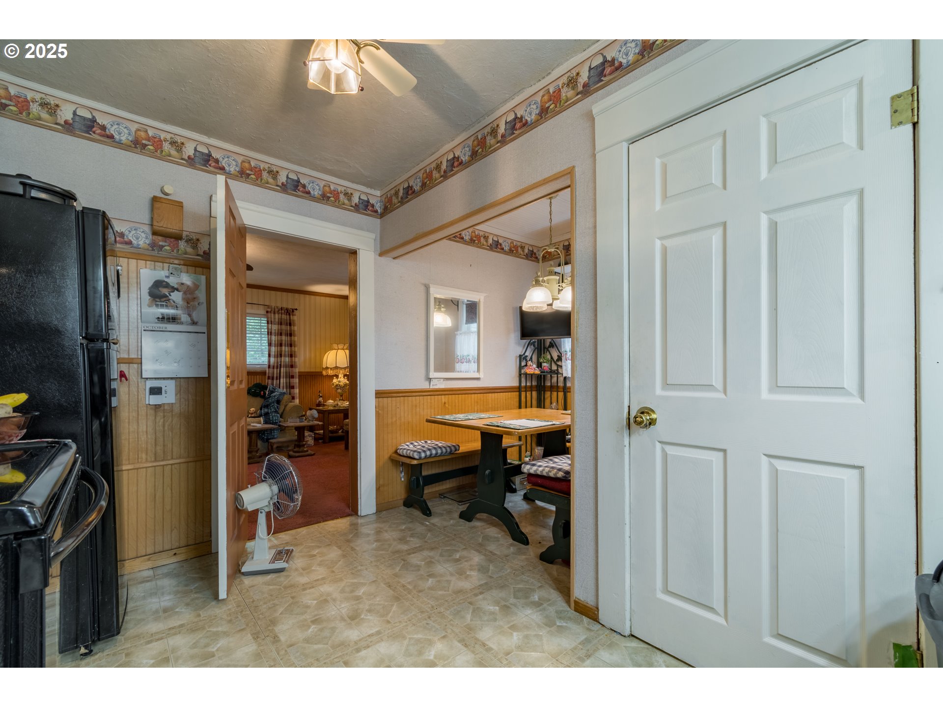 860 Adams Street Eugene, OR 97402 - Photo 11 of 46 a bathroom with a sink and a mirror