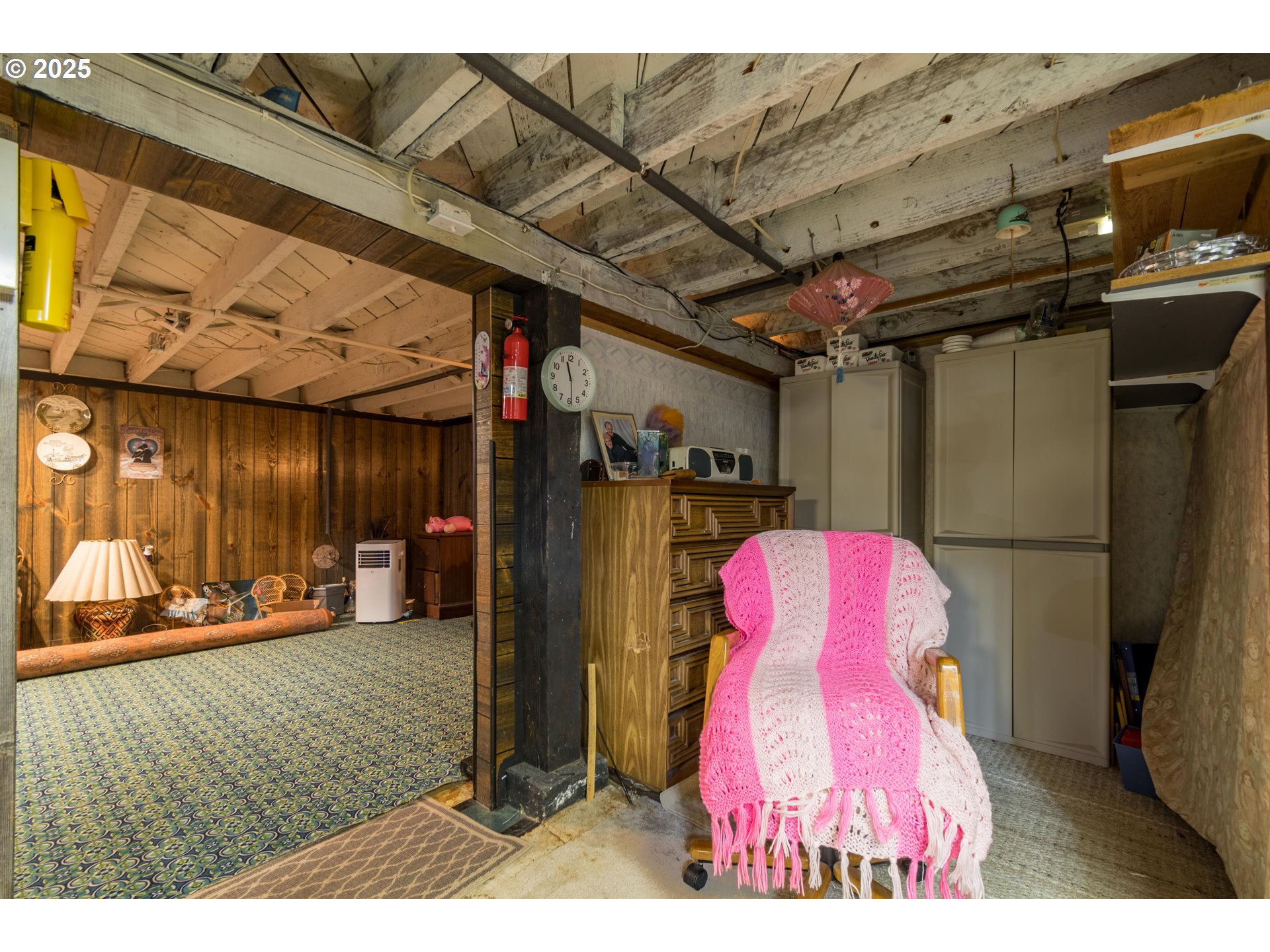 860 Adams Street Eugene, OR 97402 - Photo 29 of 46 a view of a garage