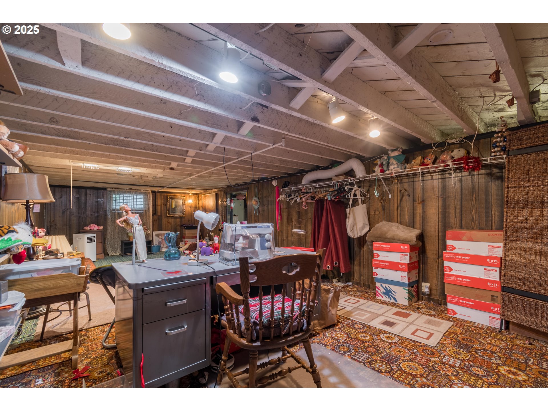 860 Adams Street Eugene, OR 97402 - Photo 33 of 46 a view of a chairs in a room