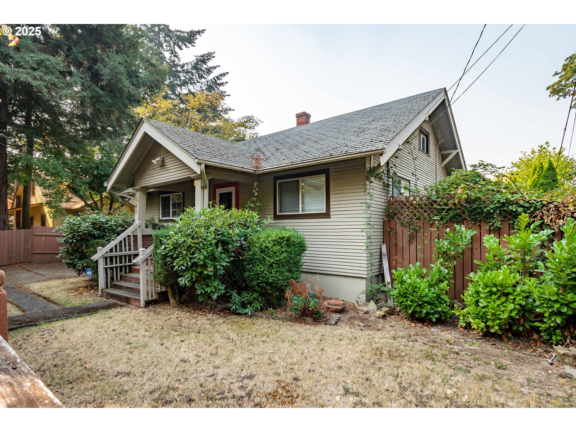 860 Adams Street Eugene, OR 97402 - Photo 44 of 46 a house with a outdoor space