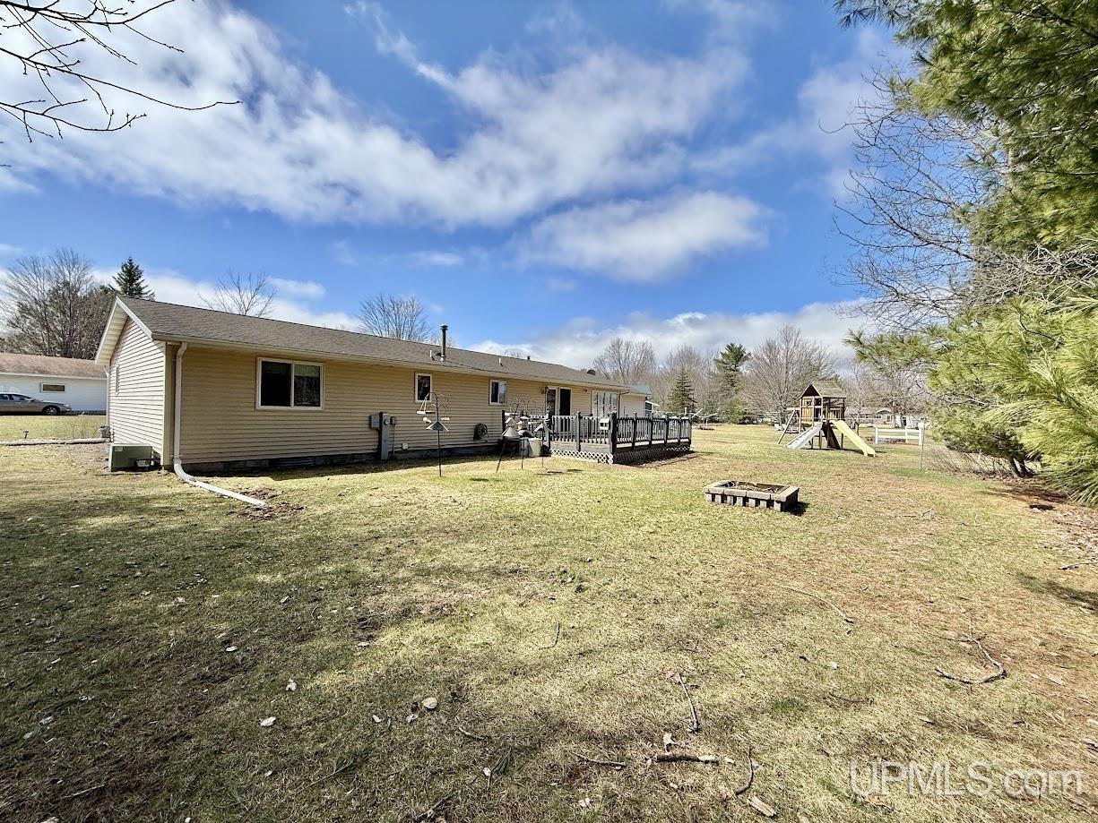 6820 Charles Place Escanaba, MI 49829 - Photo 25 of 27