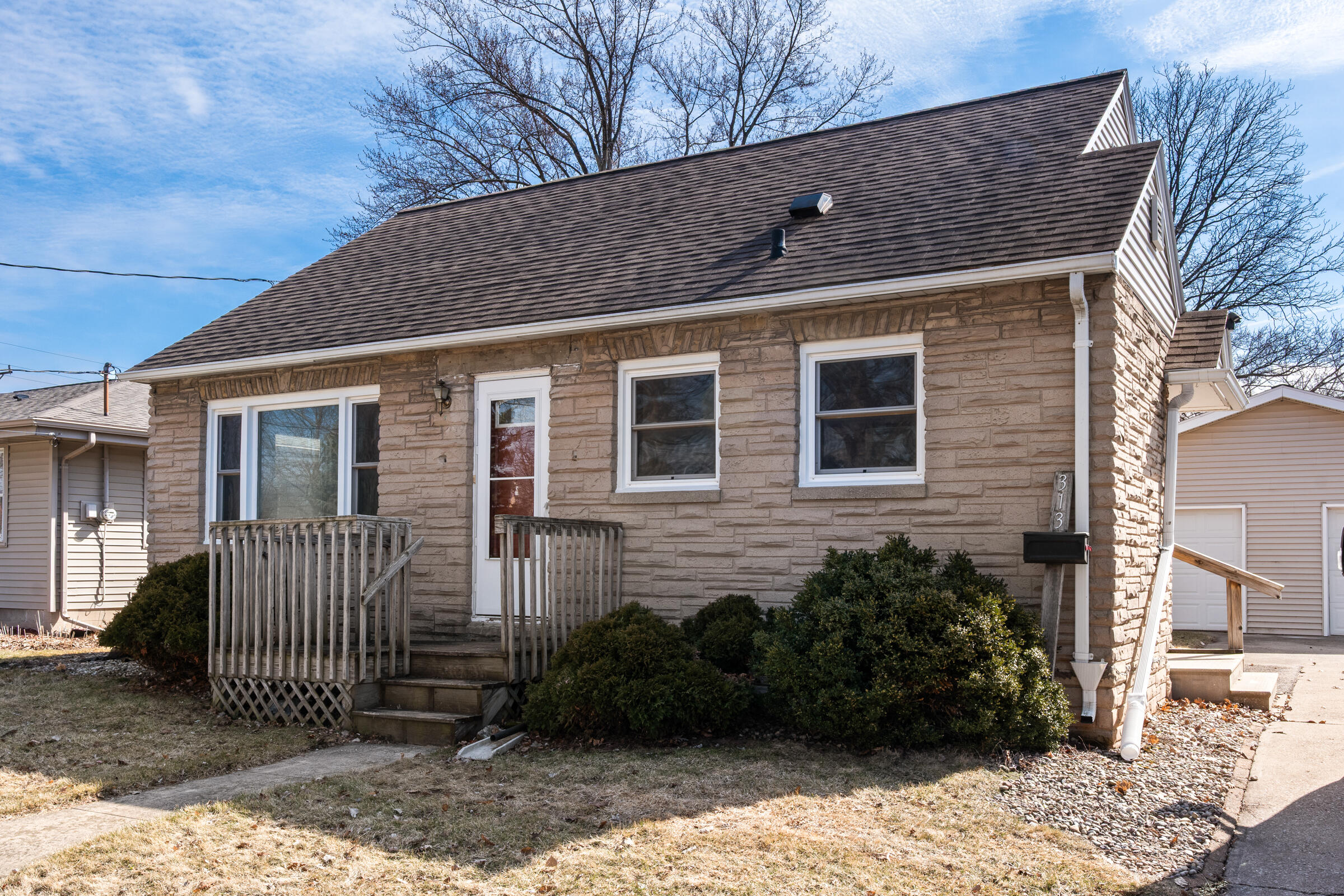 313 East Coolidge Avenue Appleton, WI 54915 - Photo 3 of 27 313-ECoolidgeAve-102