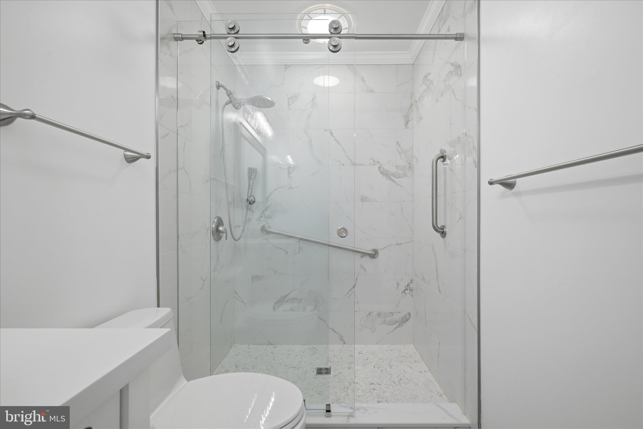 14170 Clubhouse Road Gainesville, VA 20155 - Photo 41 of 91 Glass shower door
