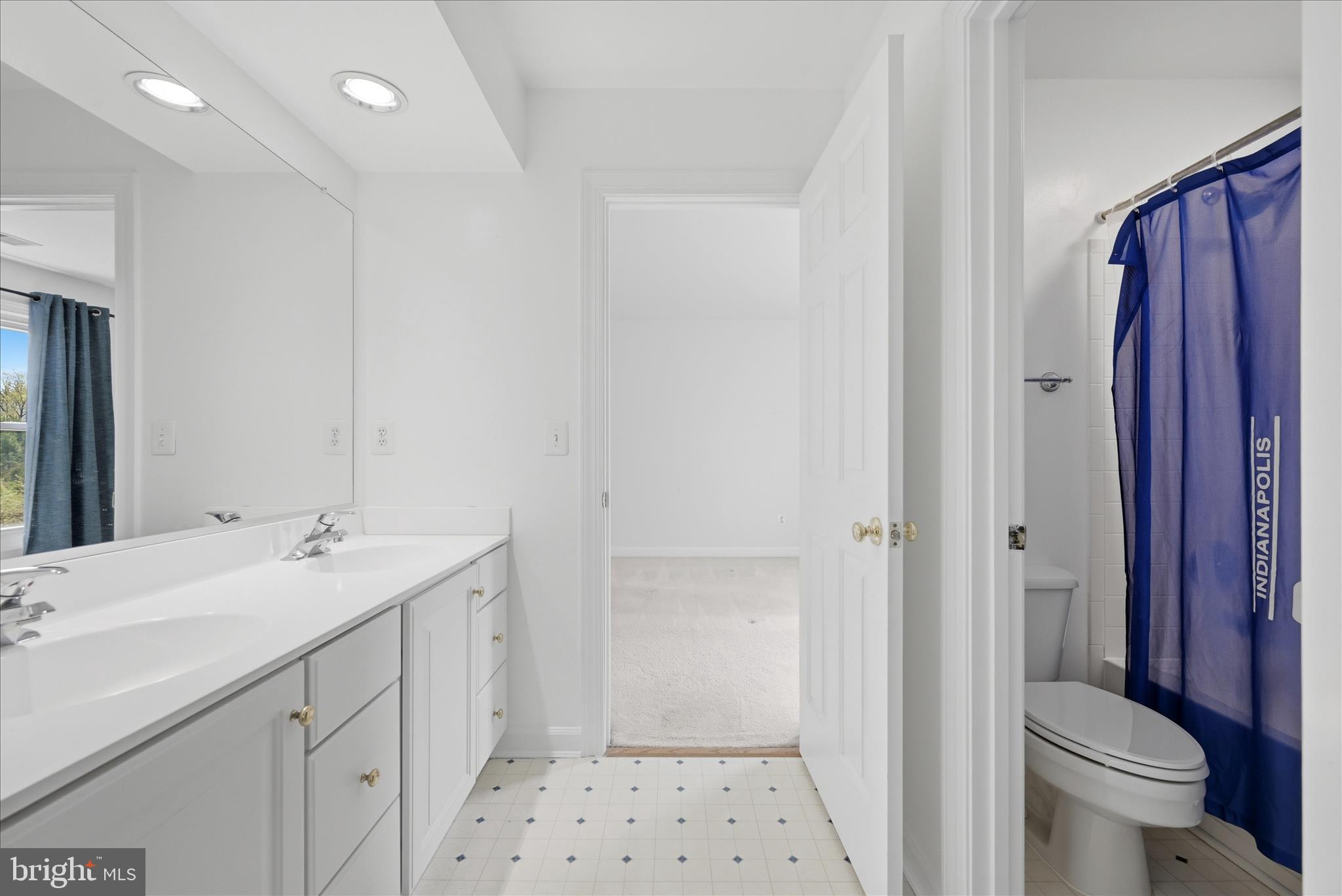 14170 Clubhouse Road Gainesville, VA 20155 - Photo 44 of 91 Jack and Jill Bathroom