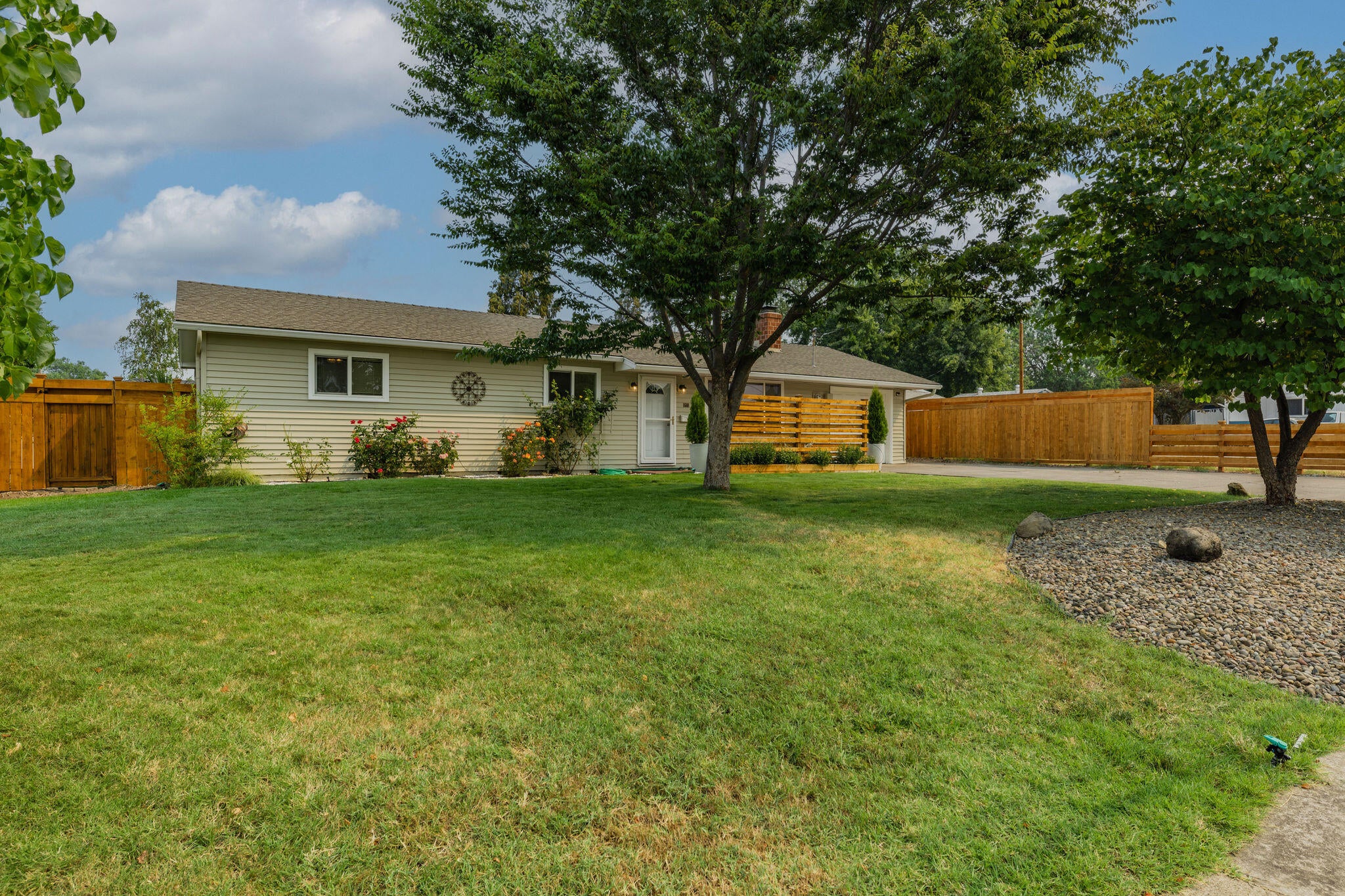 1601 Roberts Road Medford, OR 97504 - Photo 4 of 27 HD-12