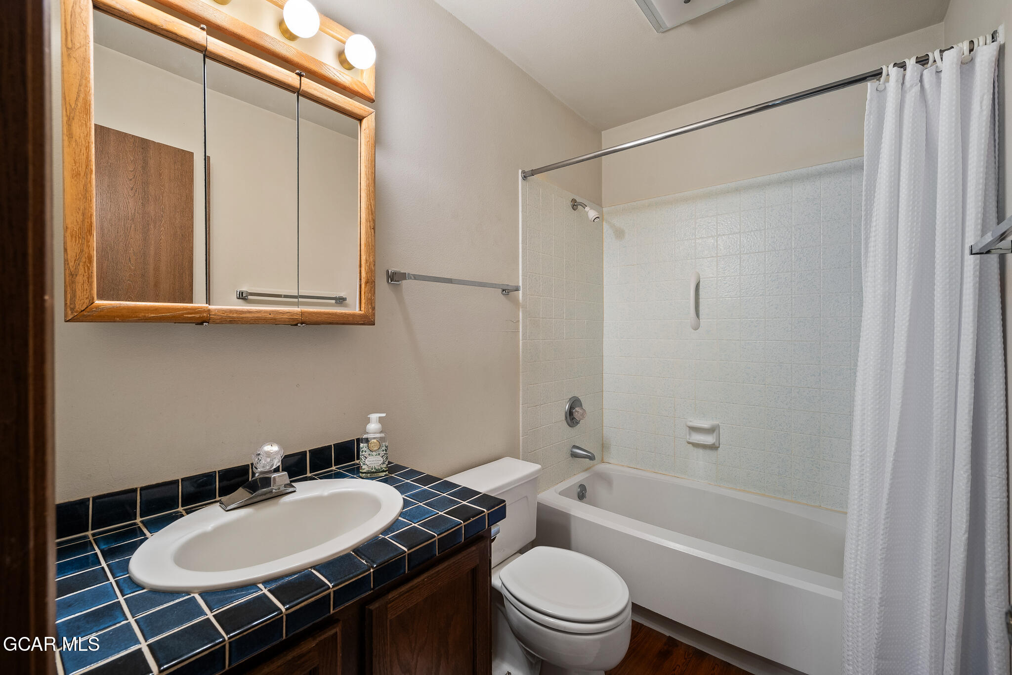 58 Cranmer Avenue, Unit 1E Fraser, CO 80442 - Photo 15 of 23 Main Bedroom attached bath
