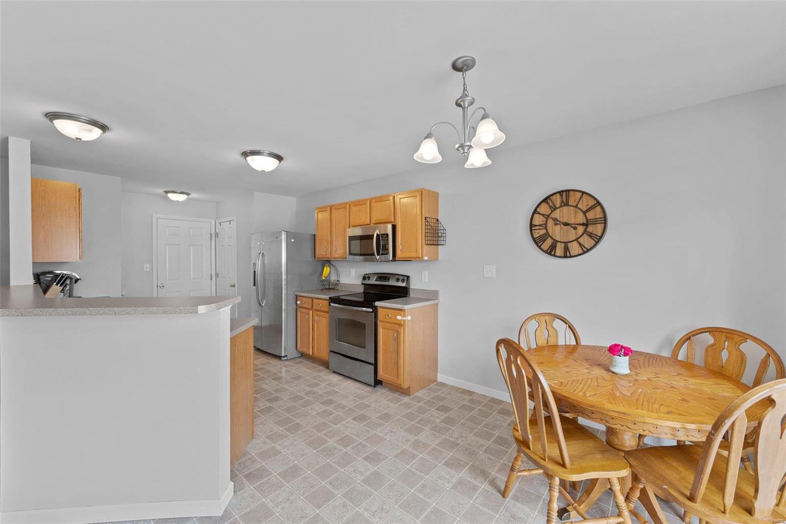 411 Spring Trace O'Fallon, MO 63368 - Photo 6 of 36