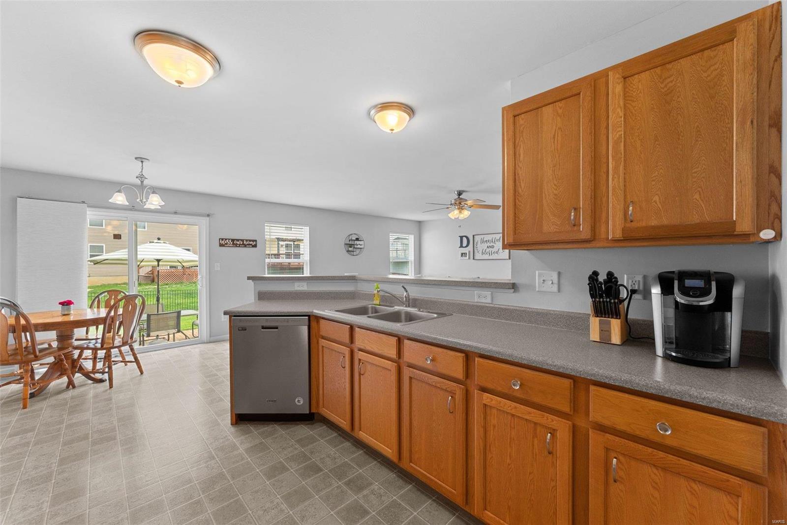 411 Spring Trace O'Fallon, MO 63368 - Photo 8 of 36
