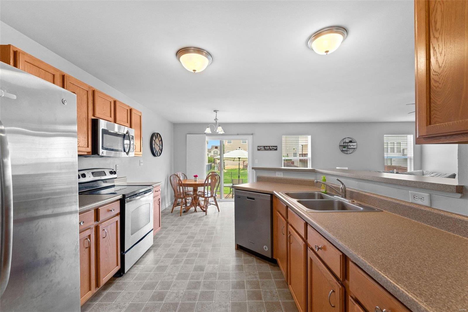 411 Spring Trace O'Fallon, MO 63368 - Photo 10 of 36