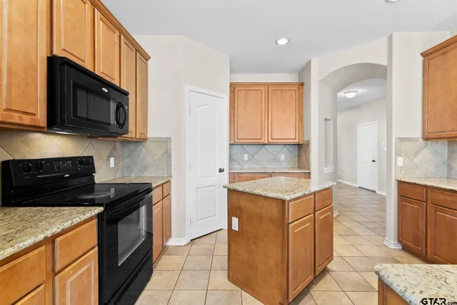 $520,000 | 6679 Lacebark Circle, Tyler, TX 75703