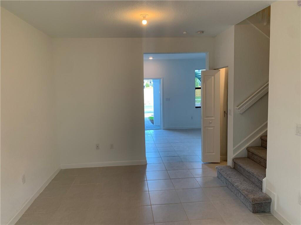 28706 Southwest 133rd Court Homestead, FL 33033 - Photo 6 of 40 20211228031422998357000000-o