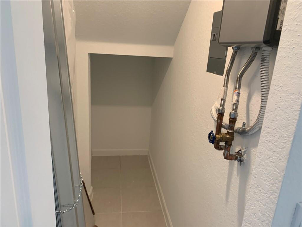 28706 Southwest 133rd Court Homestead, FL 33033 - Photo 8 of 40 20211228031428244561000000-o