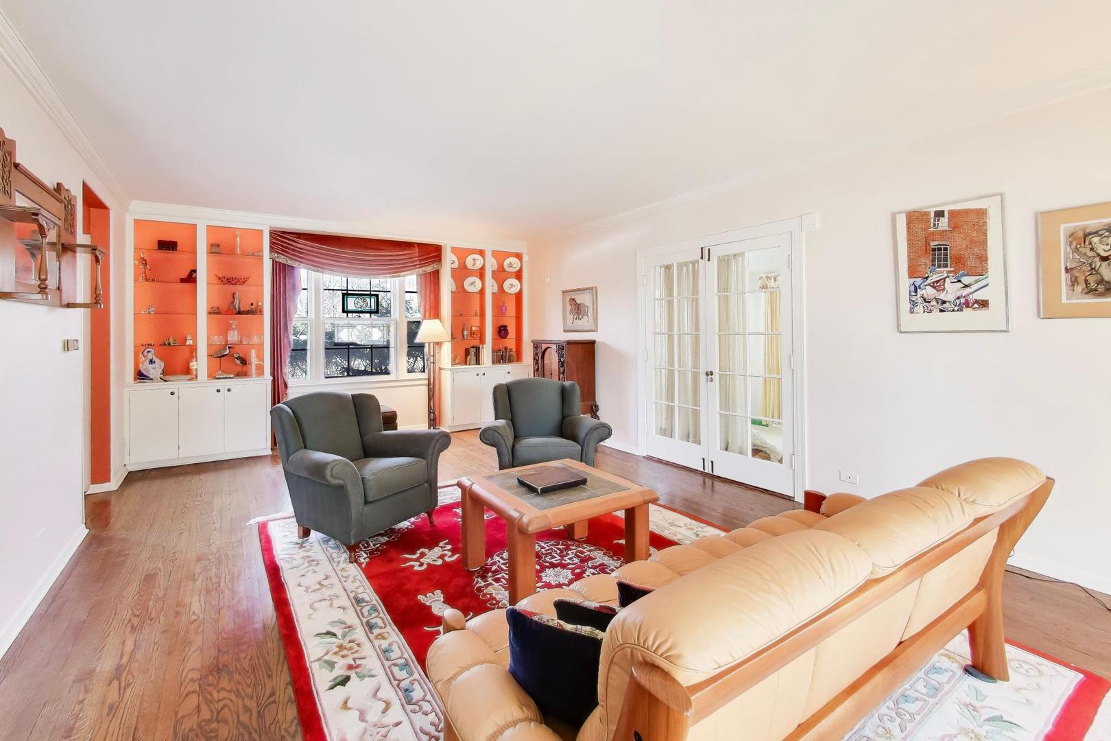 600 Riverwoods Road Mettawa, IL 60045 - Photo 12 of 49 a living room with furniture and a window
