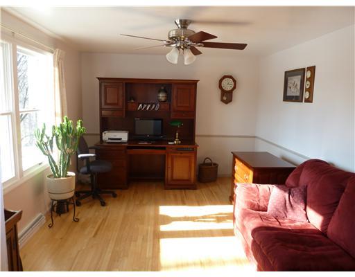 229 Wyngate Road Coraopolis, PA 15108 - Photo 9 of 18 Family Room. Sunnfilled first floor family center highlighted by gleaming hardwoods!