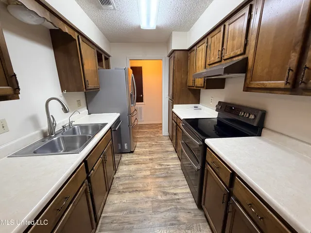 $1,700 | 566 Ahuawa Place, Diamondhead, MS 39525