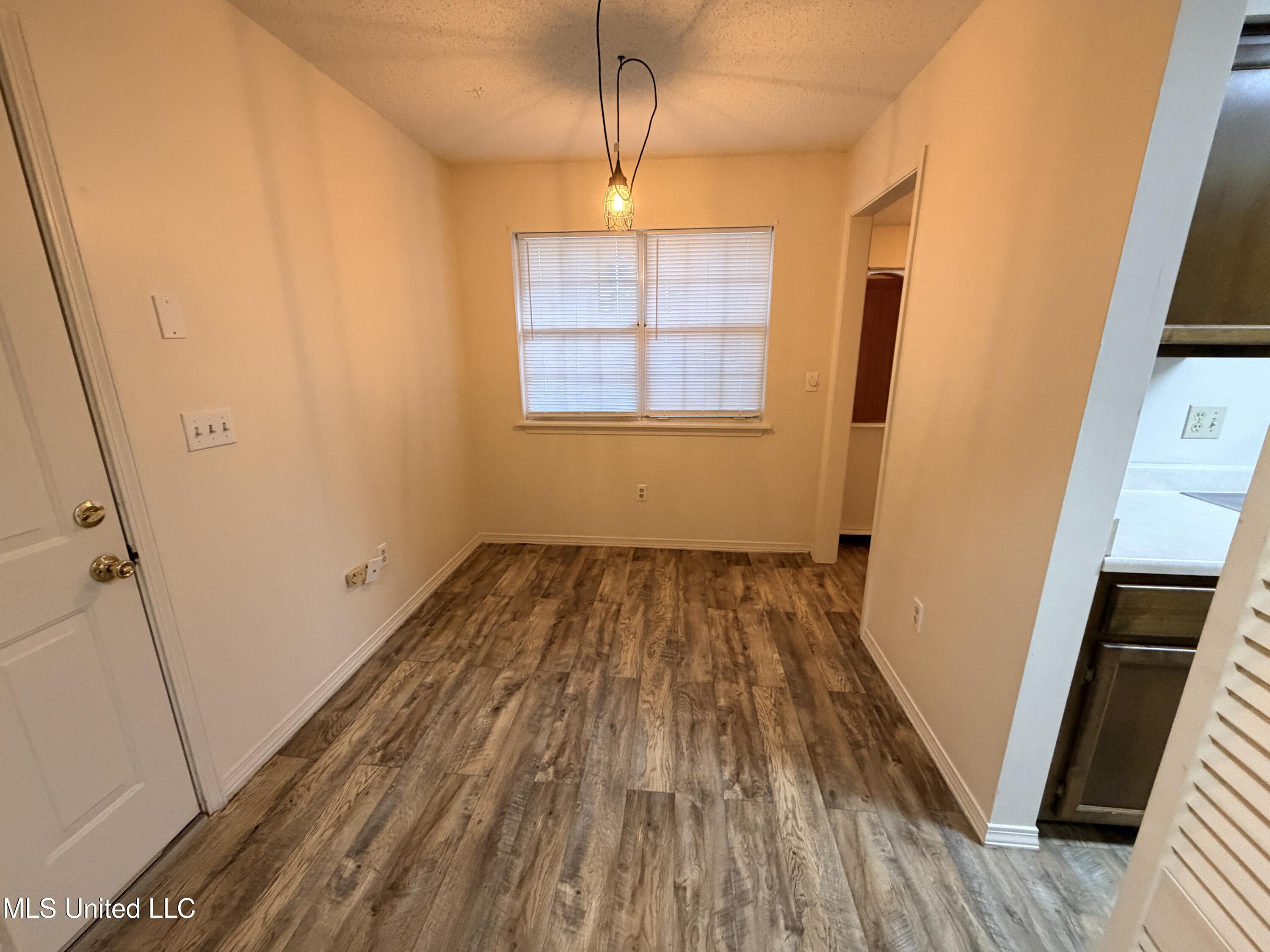 566 Ahuawa Place Diamondhead, MS 39525 - Photo 14 of 20 IMG_6405