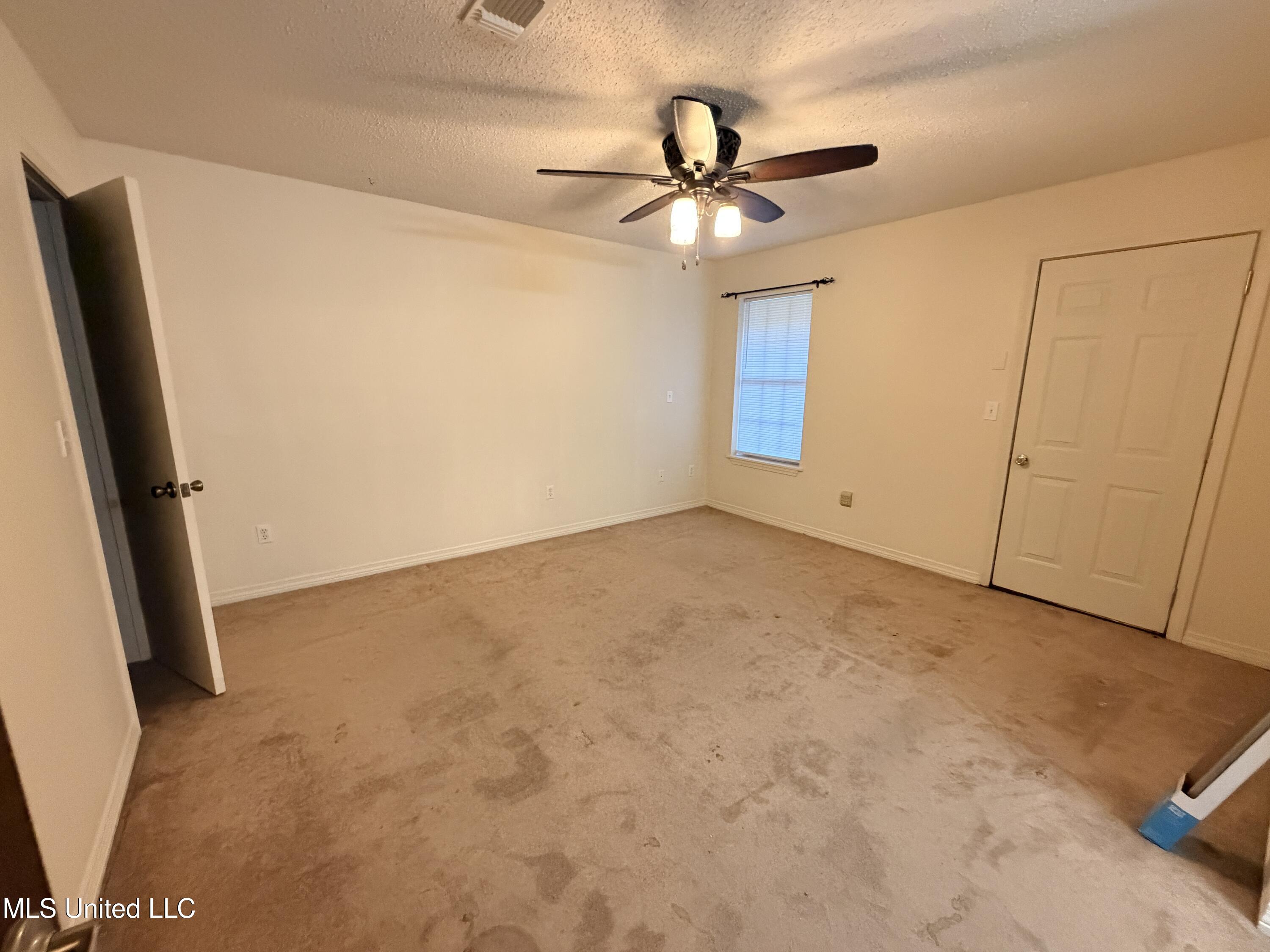 566 Ahuawa Place Diamondhead, MS 39525 - Photo 18 of 20 IMG_6409