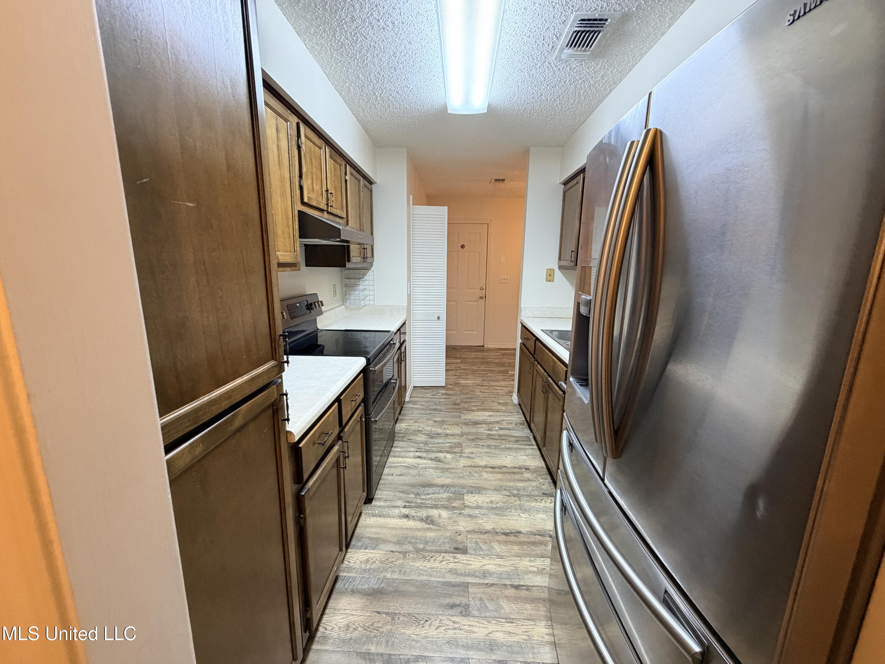 566 Ahuawa Place Diamondhead, MS 39525 - Photo 10 of 20 IMG_6401