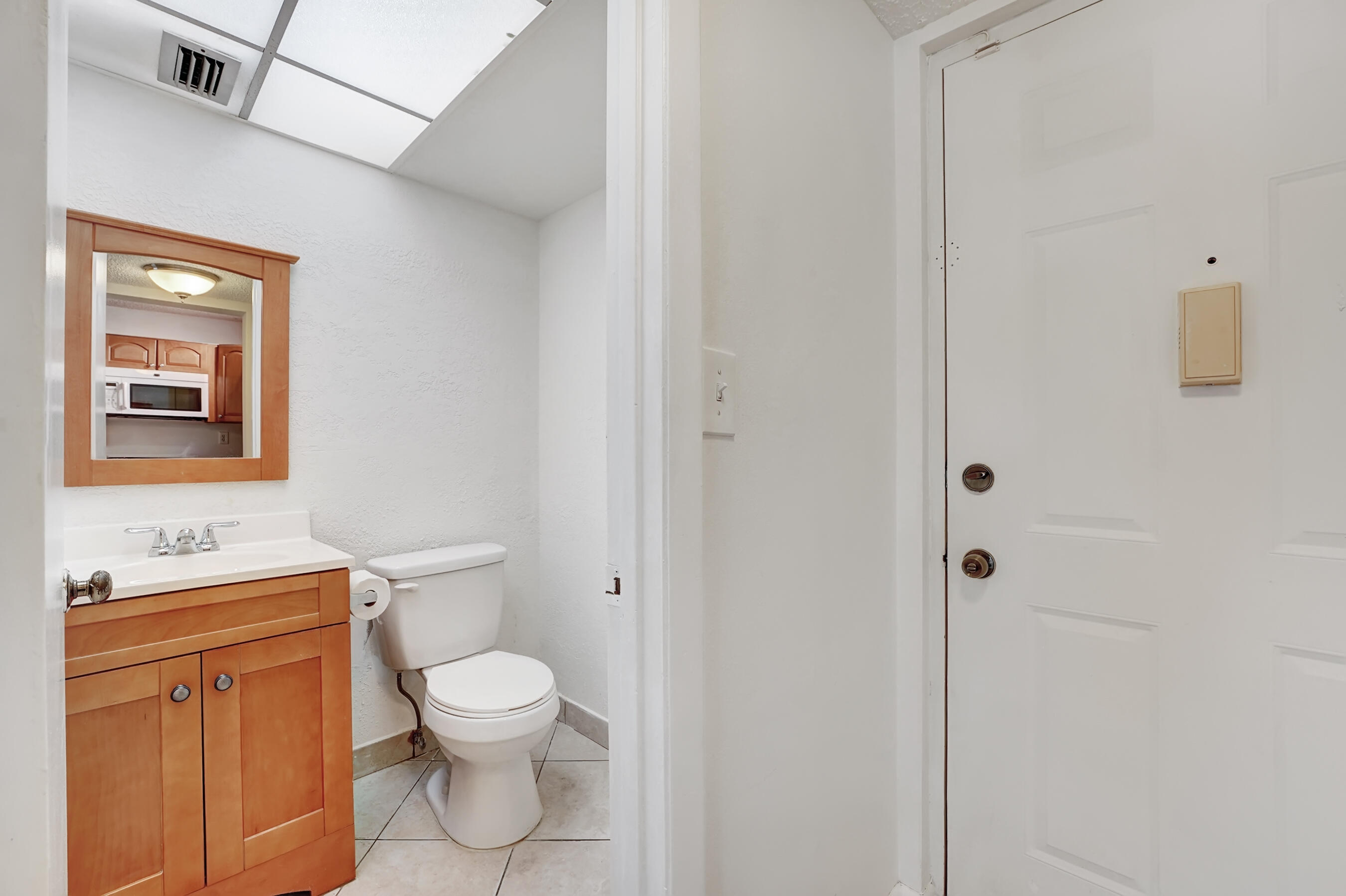 9440 Southwest 8th Street, Unit 319 Boca Raton, FL 33428 - Photo 6 of 29 DSC09621