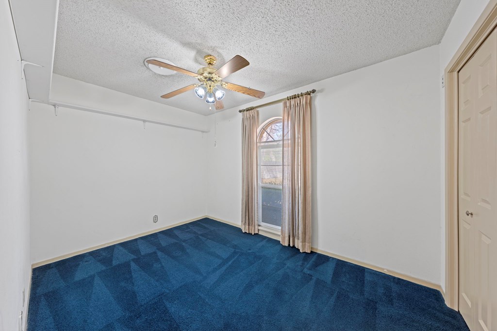 613 Harper Road Kerrville, TX 78028 - Photo 12 of 33