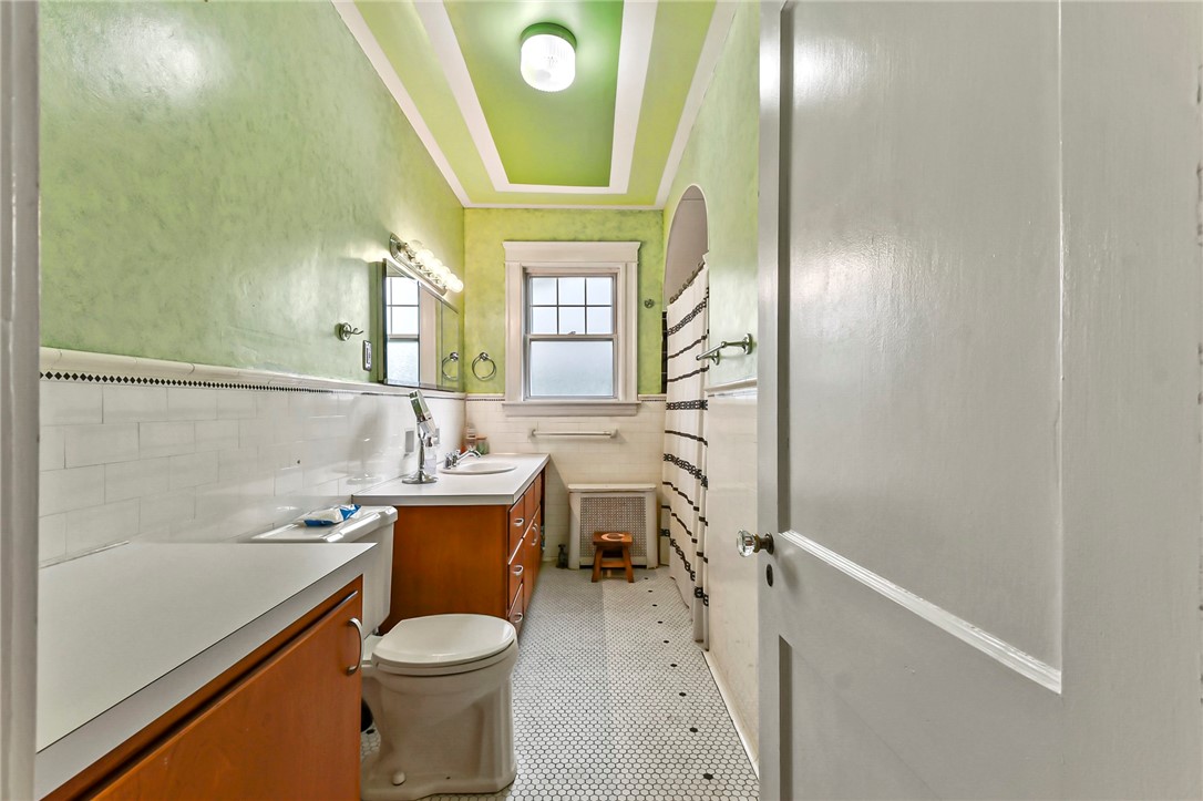 107 Meadow Road Woonsocket, RI 02895 - Photo 28 of 32