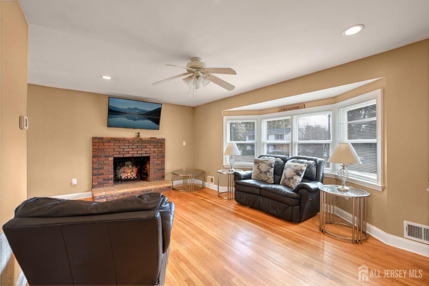 15 Clearview Road East Brunswick, NJ 08816 - Photo 9 of 26 Gallery Image 9
