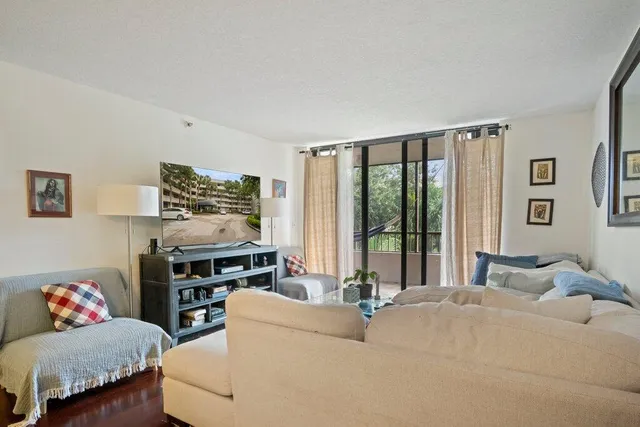 $214,999 | 2070 Homewood Boulevard, Unit 4100, Delray Beach, FL 33445
