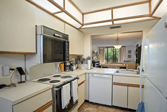 $214,999 | 2070 Homewood Boulevard, Unit 4100, Delray Beach, FL 33445