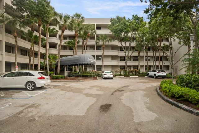 $214,999 | 2070 Homewood Boulevard, Unit 4100, Delray Beach, FL 33445
