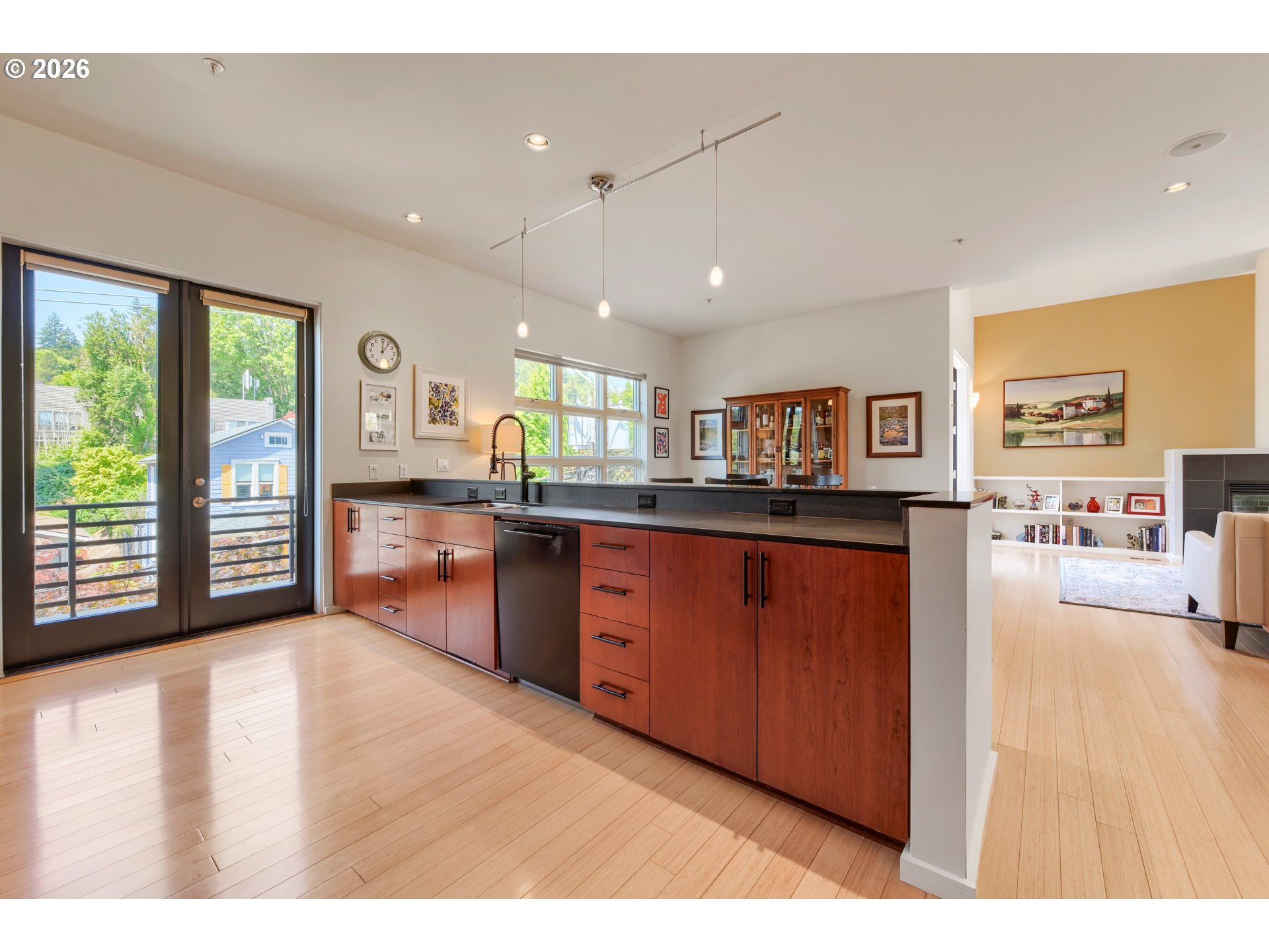 4412 South Corbett Avenue, Unit NORTH Portland, OR 97239 - Photo 10 of 48