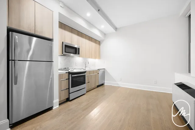 $4,400 | 15 Park Row, Unit 4C | Financial District