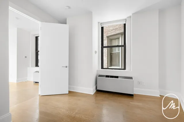 $4,400 | 15 Park Row, Unit 4C | Financial District